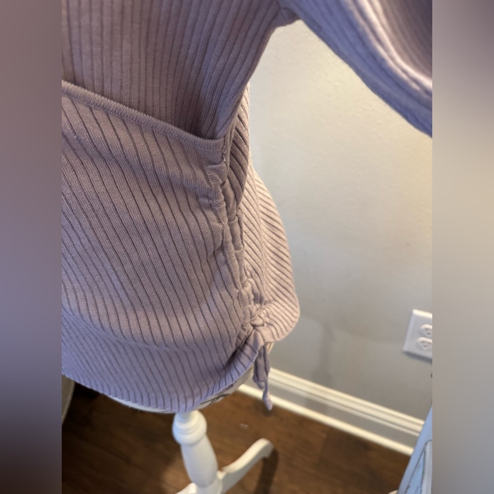 Lavender V-Neck Ribbed Sweater - Picture 8 of 9